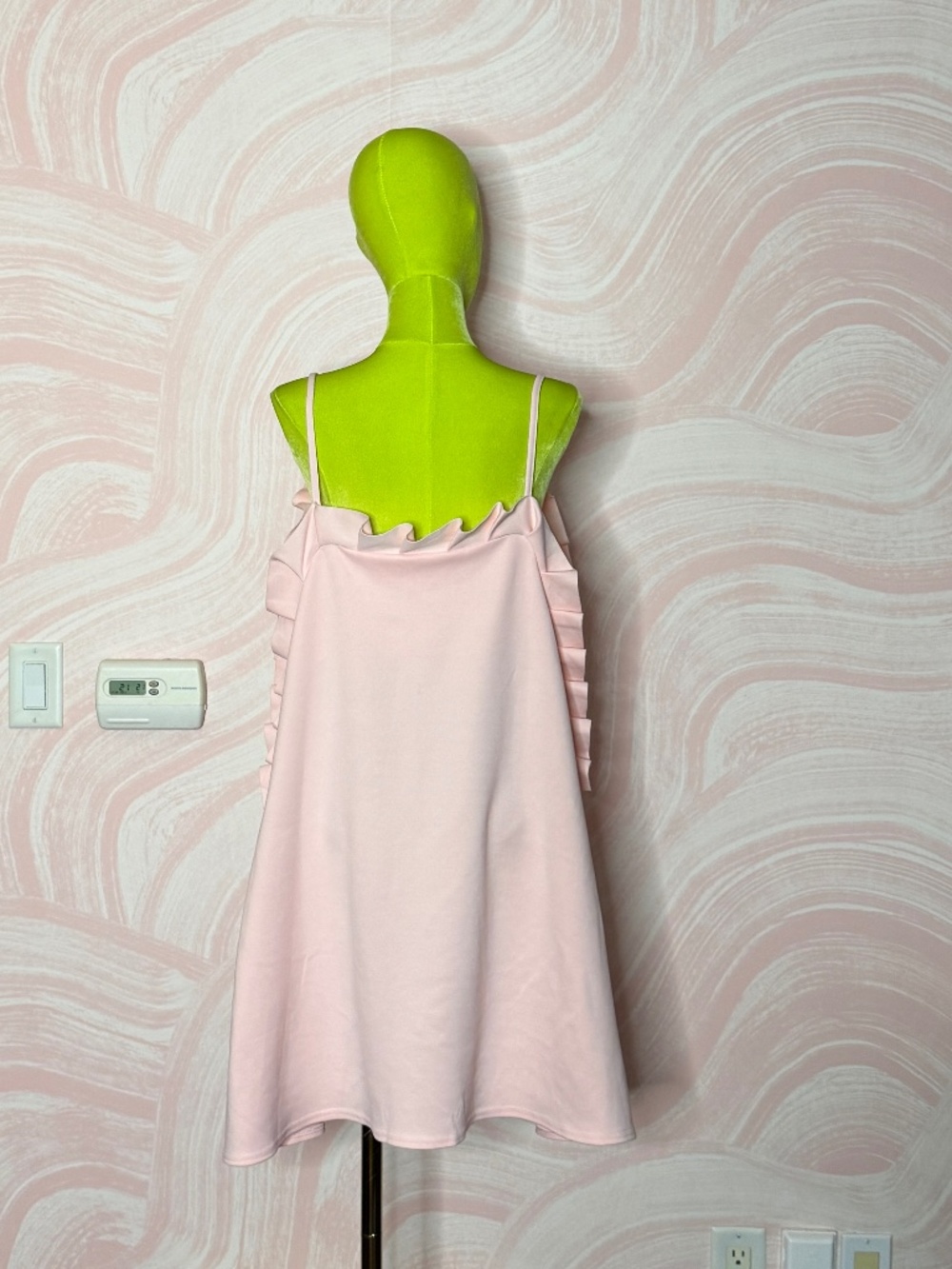 Blush pink plus size dress - Picture 3 of 3